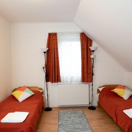 Liszt Apartman เปตช์ ภายนอก รูปภาพ