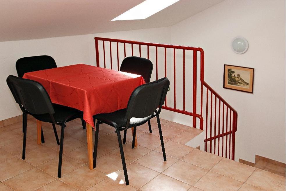 Liszt Apartman เปตช์ ห้อง รูปภาพ