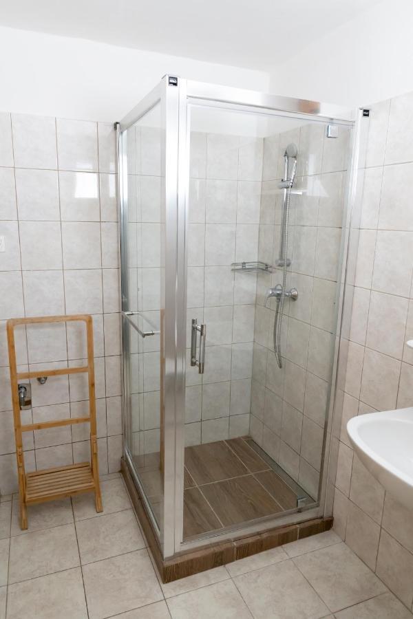 Liszt Apartman เปตช์ ภายนอก รูปภาพ