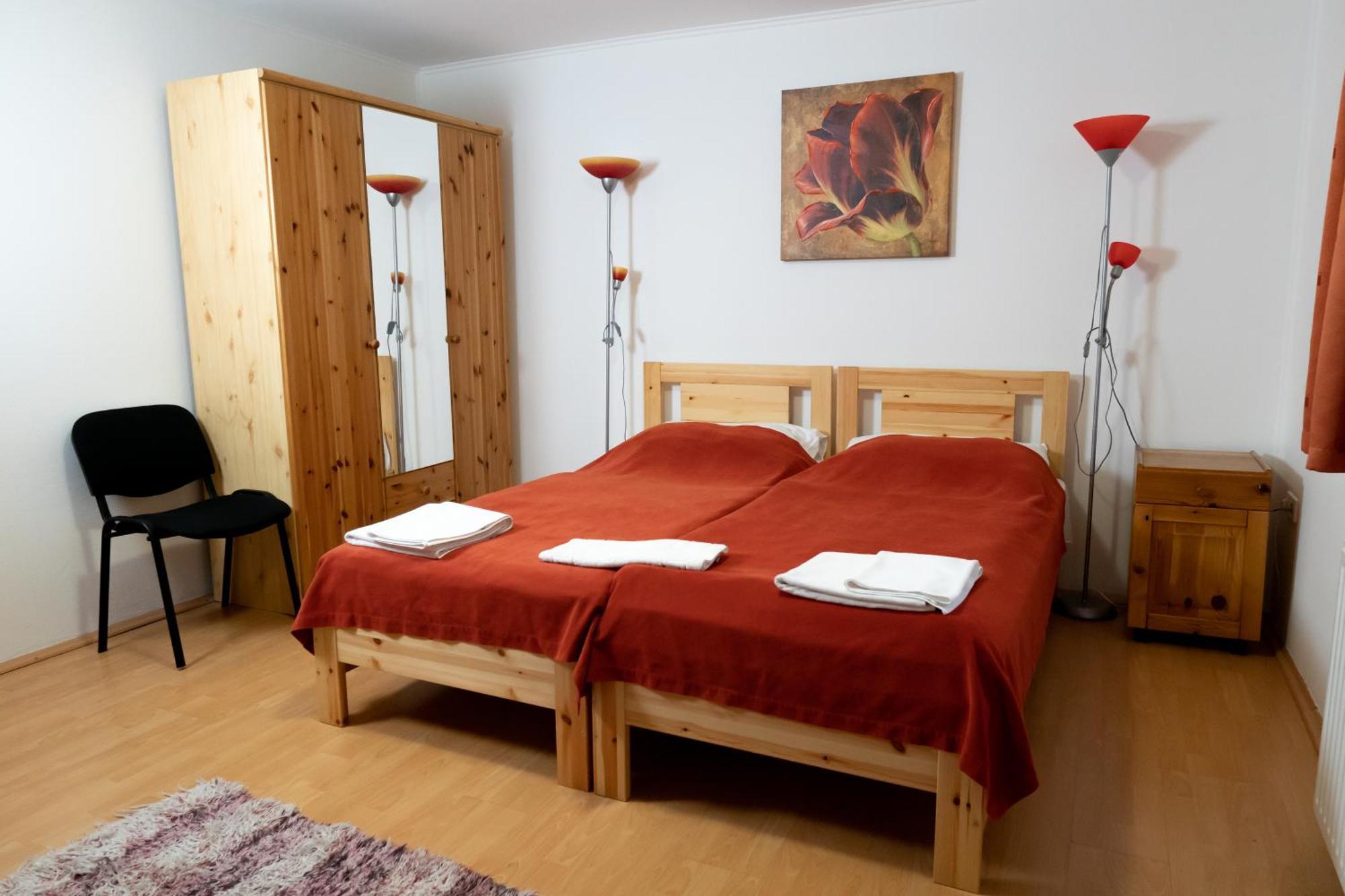 Liszt Apartman เปตช์ ภายนอก รูปภาพ