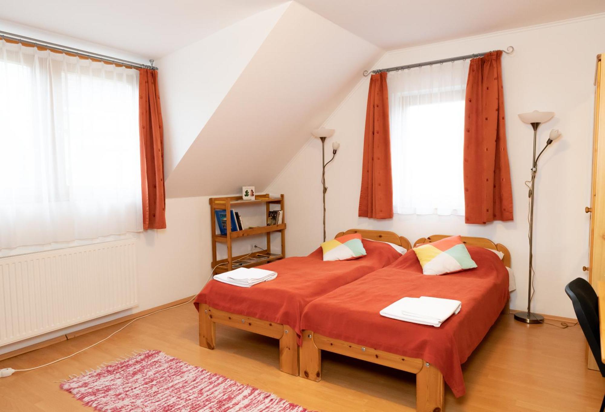 Liszt Apartman เปตช์ ภายนอก รูปภาพ